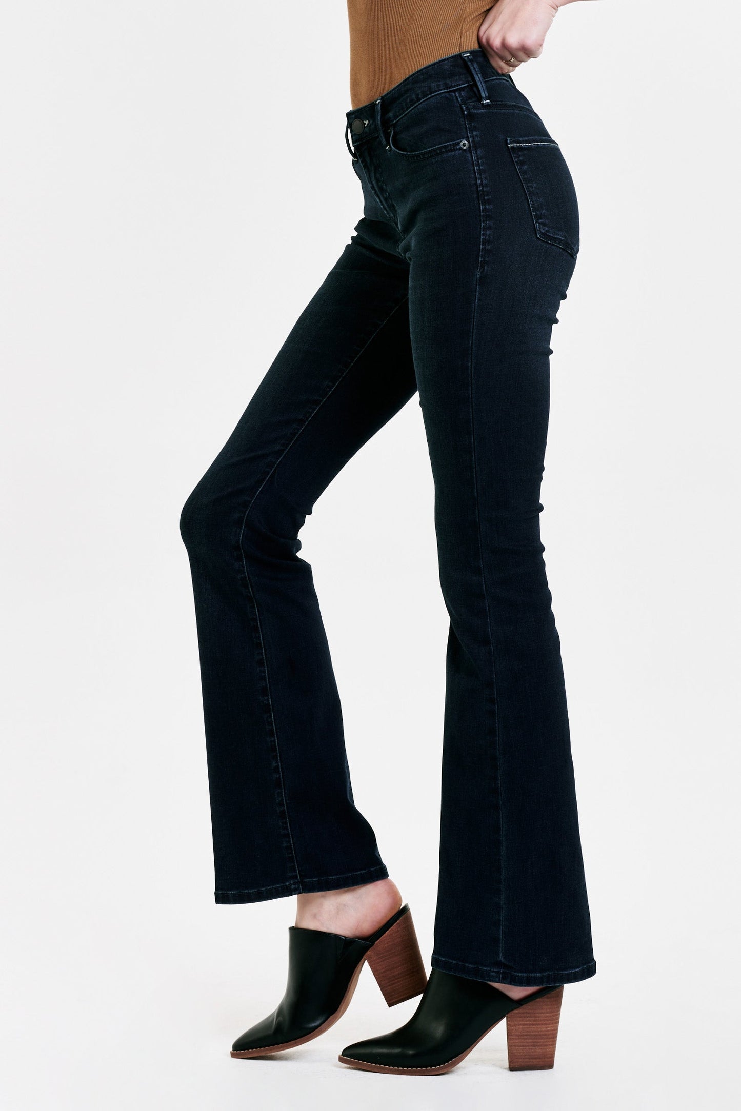 Jaxtyn Bootcut Roselle Jeans