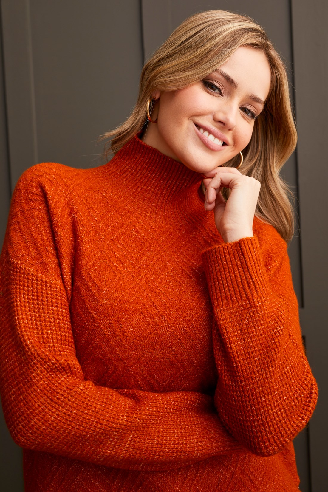 TEXTURED MOCK NECK SWEATER