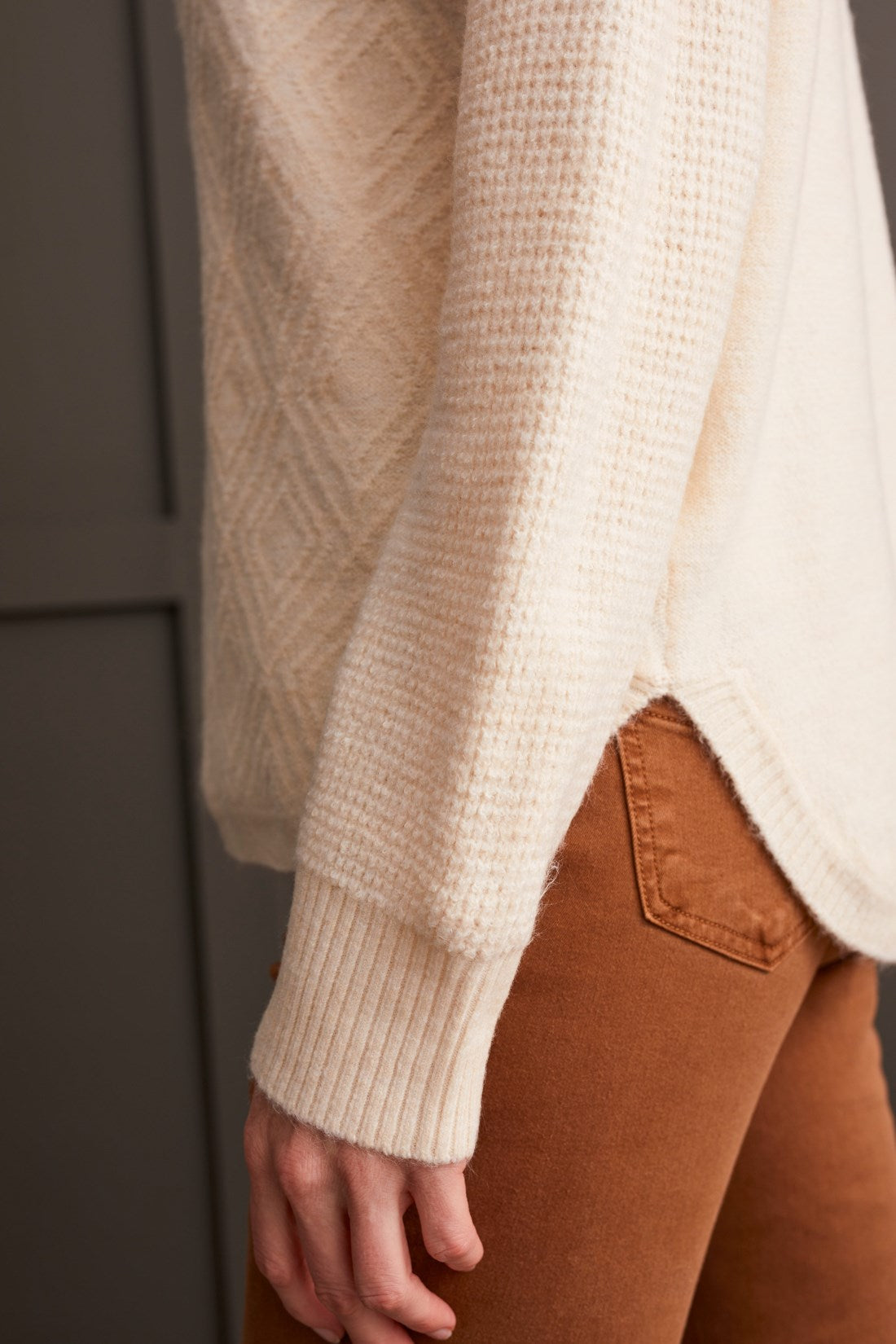 TEXTURED MOCK NECK SWEATER